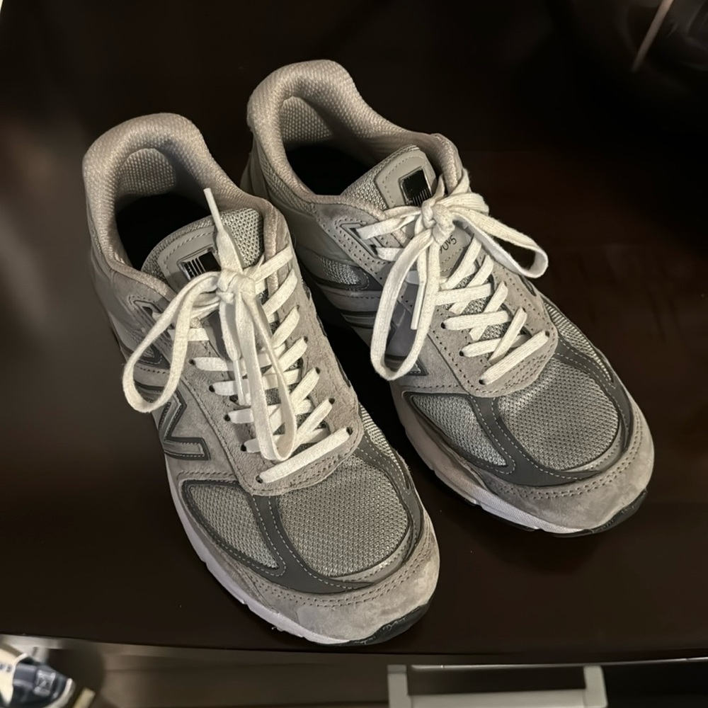 New Balance shoes 990v5